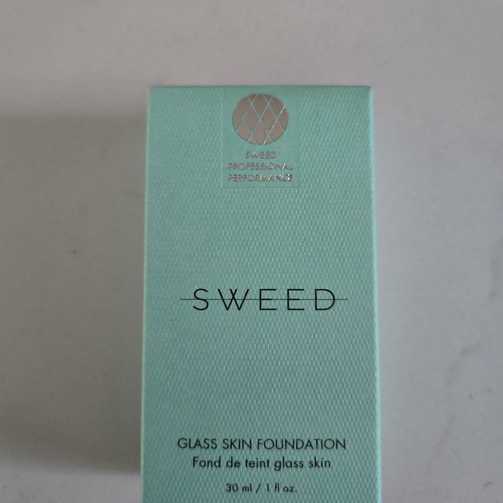 Sweed Glass Skin Foundation